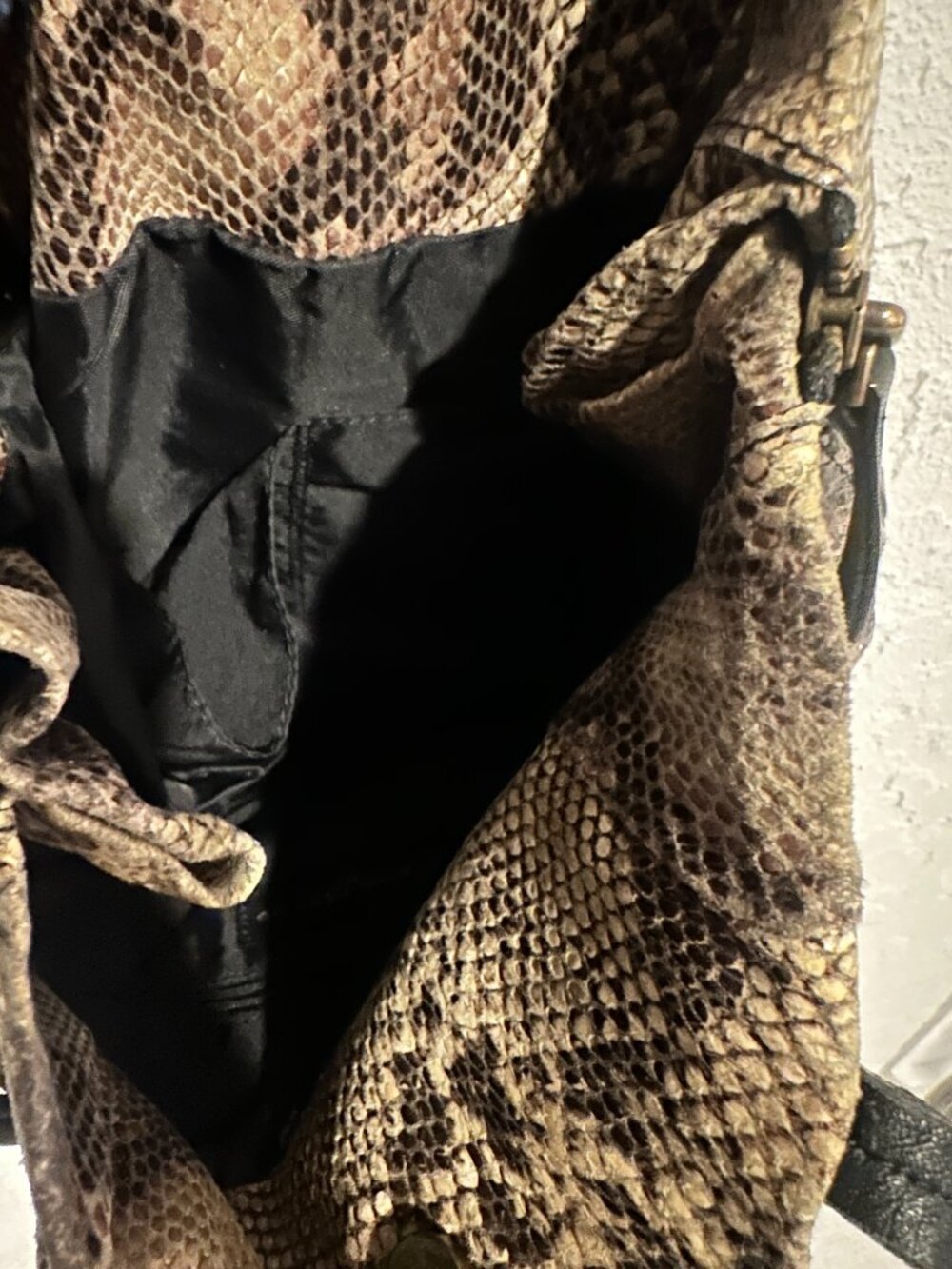 Title: Hiroko Koshino Sac Snake Print Shoulder Bag–Expandable Designer Tote - Picture 11 of 11